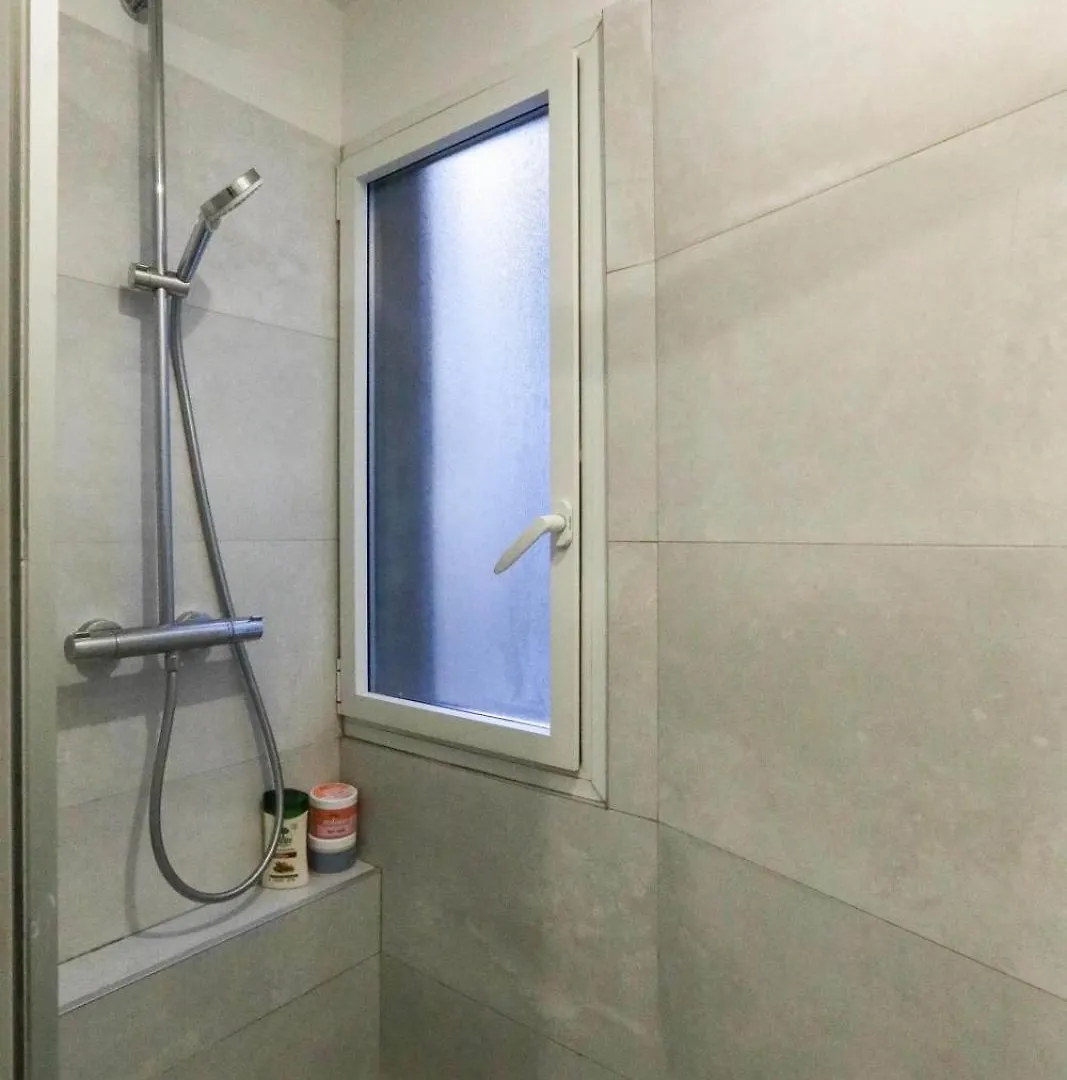 Apartment For 2 In The 14Th District Paris France